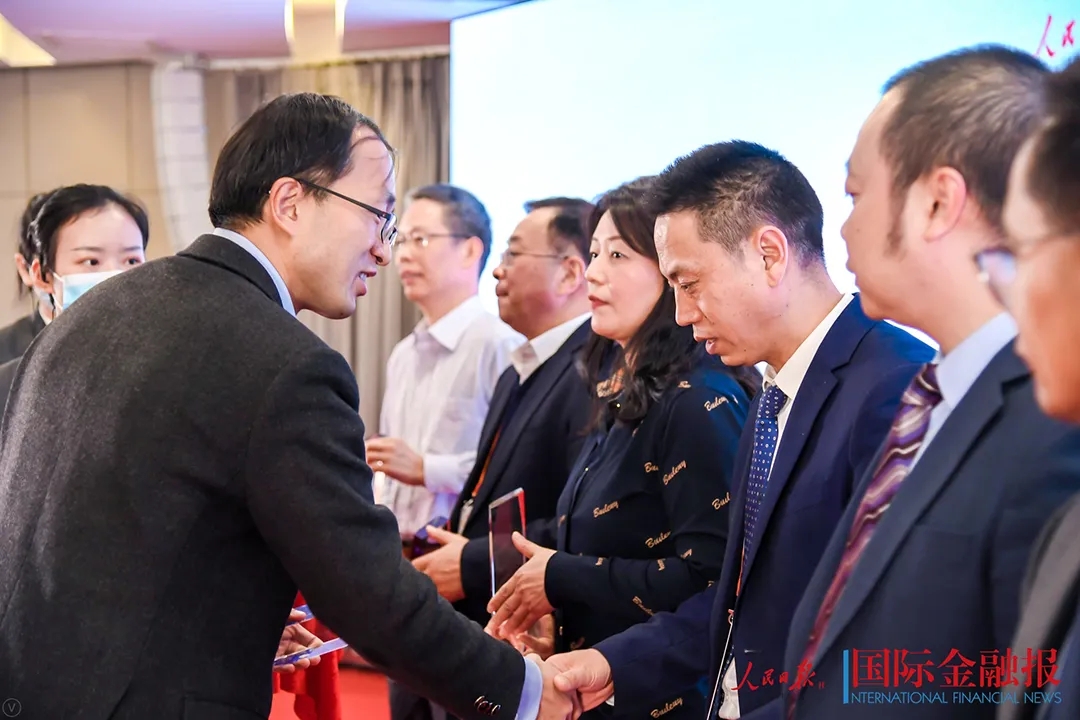 1606801190.jpg 640.webp (2).jpg