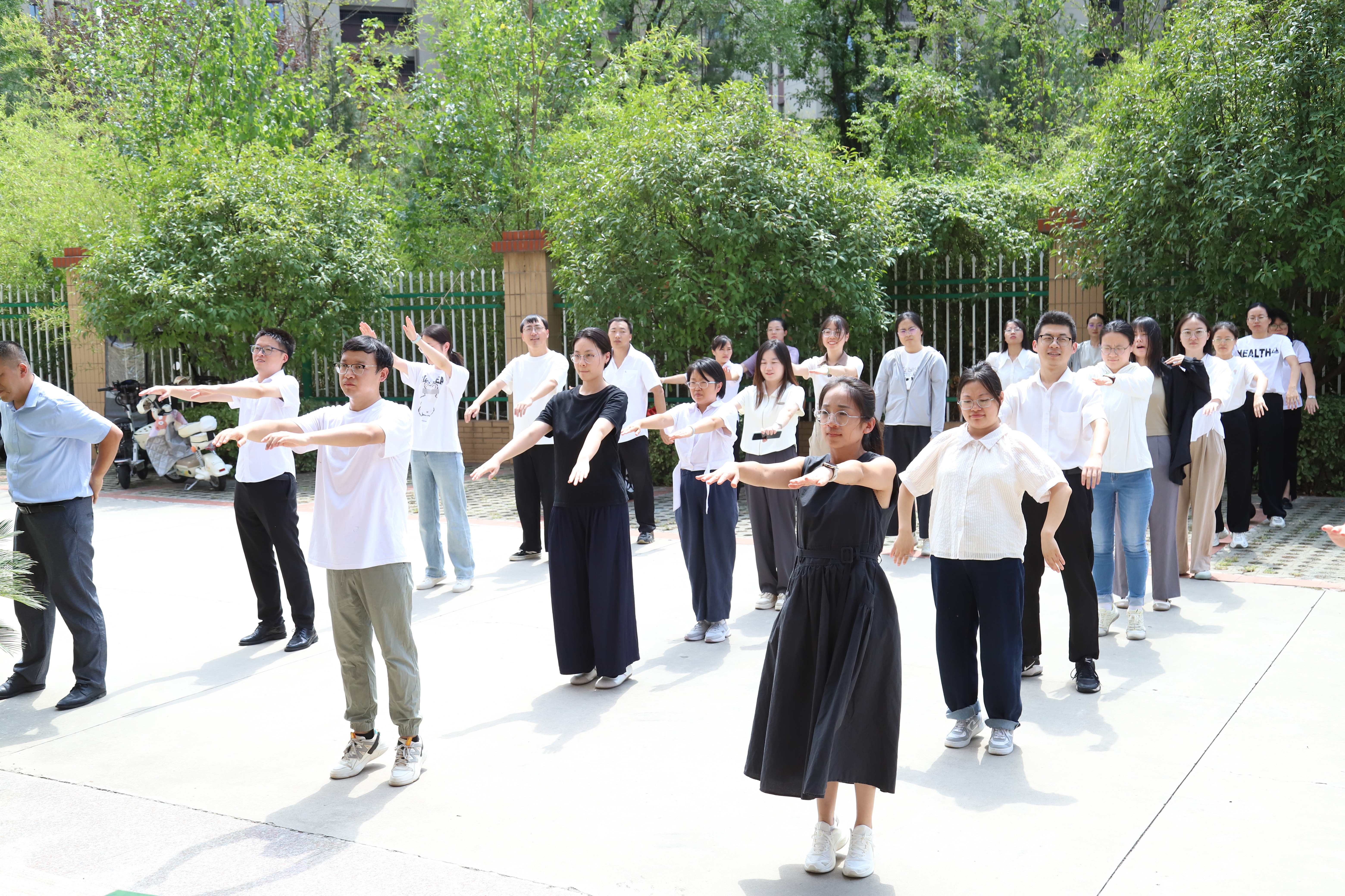 1756276061.jpg 3.jpg